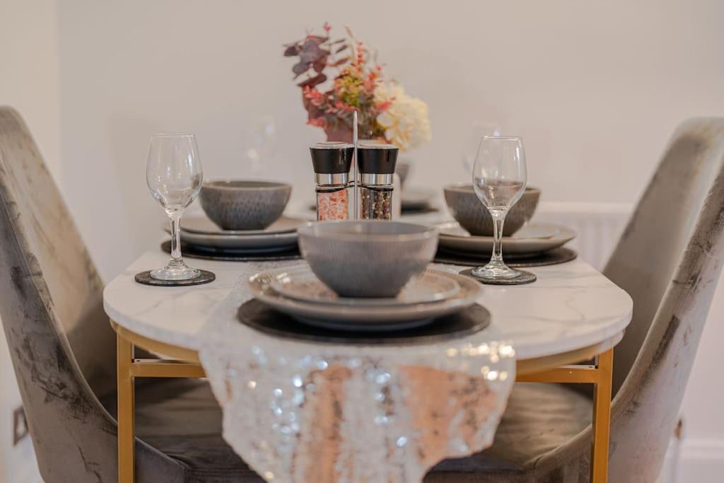 런던 Putney Haven 3Bd 2 Bath Sleeps 8 아파트 외부 사진