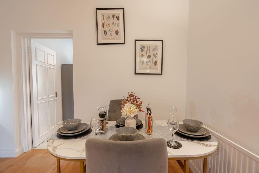 런던 Putney Haven 3Bd 2 Bath Sleeps 8 아파트 외부 사진