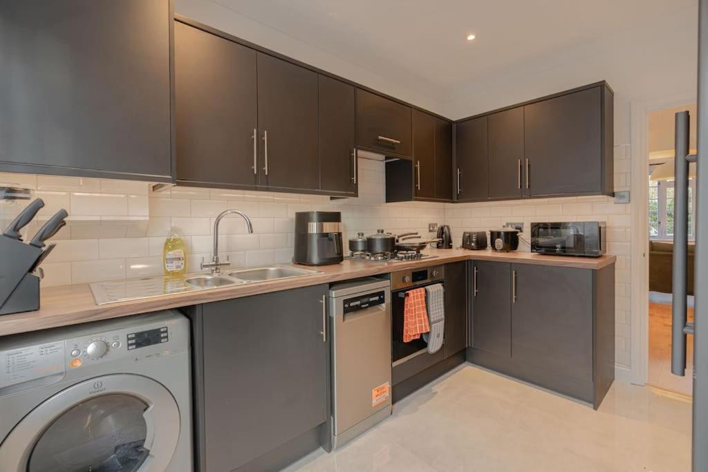 런던 Putney Haven 3Bd 2 Bath Sleeps 8 아파트 외부 사진