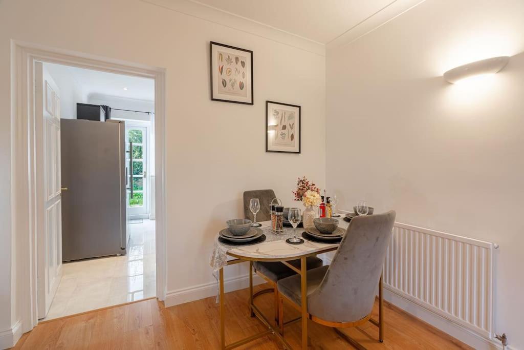 런던 Putney Haven 3Bd 2 Bath Sleeps 8 아파트 외부 사진