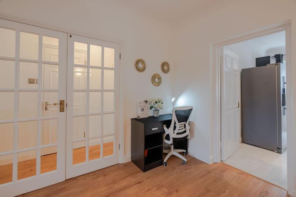 런던 Putney Haven 3Bd 2 Bath Sleeps 8 아파트 외부 사진